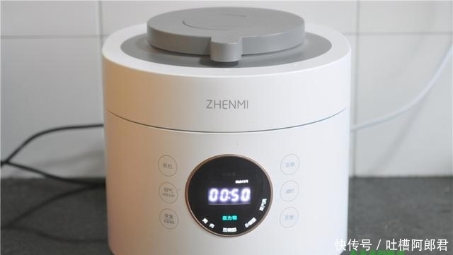 好吃|电饭锅做五花肉,比烤还好吃!焦脆喷香,焖一焖就出锅,超省事!