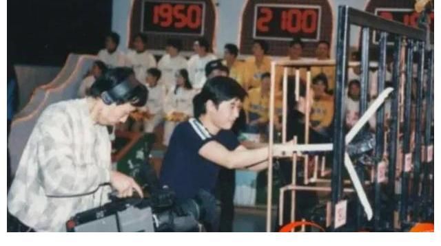 快乐大本营来不及说再见，24年的大IP为何黯然退场？