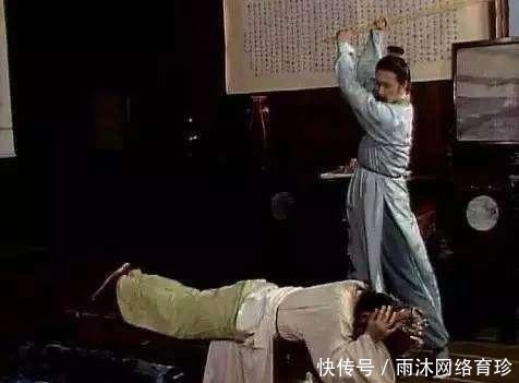 宝黛|宝玉挨了一顿打后，宝黛对他真情流露，宝玉用这种方式拒绝了宝钗