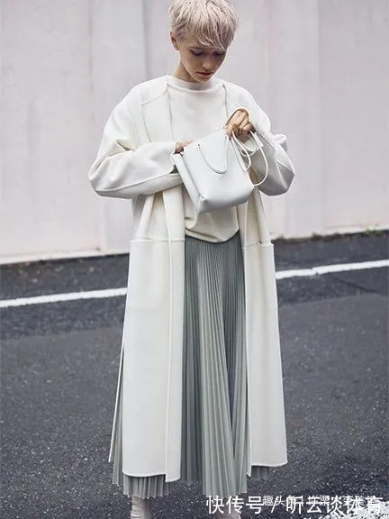 透明感 女人不管多少岁,都不要穿这3种颜色,自以为很时髦其实很“土”