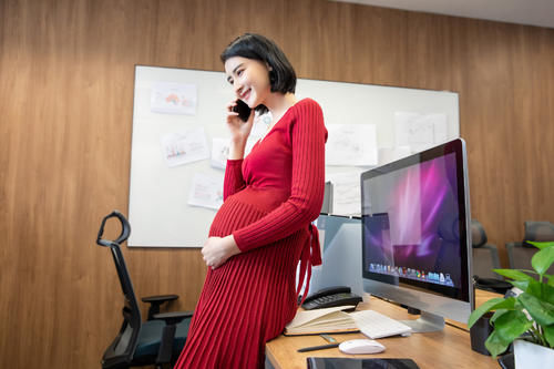 胎动|进入孕晚期，孕妈妈牢记“两勤二懒三调整”，孕妇舒适胎宝健康