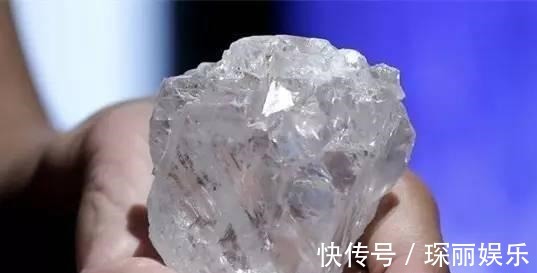 量产 人造钻石和天然钻石几乎没差别,可以量产,为何钻石价格没有降!