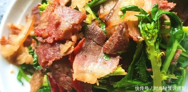 炒腊肉别忘了加这道配料,好吃开胃又下饭