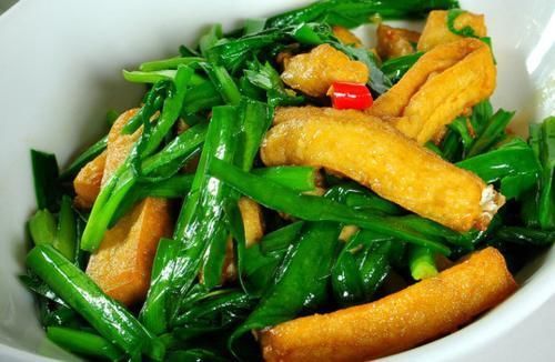 食药同源|韭菜加一宝,每天炒一盘,腰不酸了,腿不麻了,睡眠越来越好!