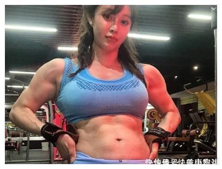 怀孕期间|超“硬核”孕妈走红,怀孕8个月体重56公斤,腹部线条令人羡慕