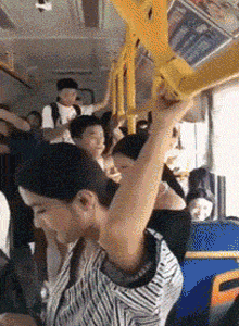 |搞笑GIF：这才是真坑！人没事吧！