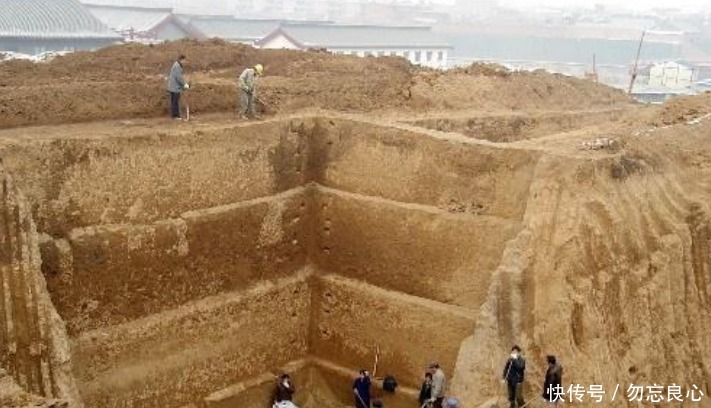 这个墓被打17个盗洞,东汉到现代的盗洞都有!还能留下大量宝物!