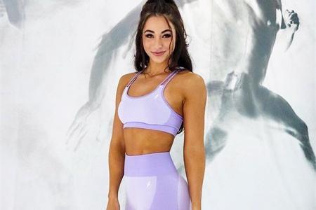 马甲线|25岁女生爱健身，只用1根弹力绳就练出好身材，你想学吗