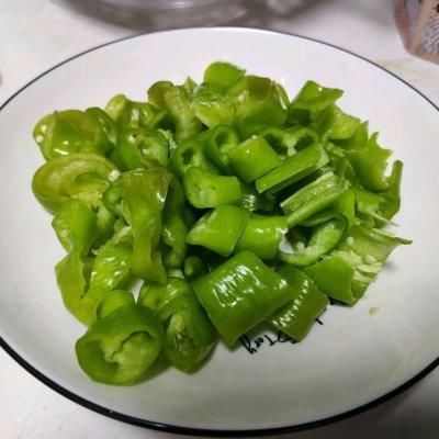 虾尾|麻辣虾尾这么做，健康还营养，好妈妈要收藏