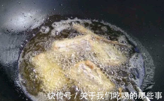 正确做法|干炸带鱼时，有人用淀粉，有人用面粉，都不对！教你正确做法，香
