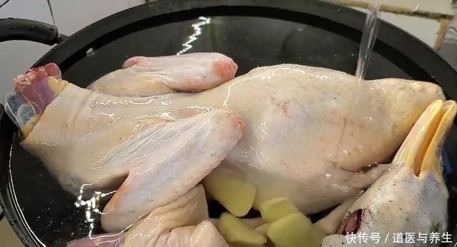 爱吃鸭肉一定要收藏,最新做法,喷香开胃,比烤鸭还好吃,真解馋!