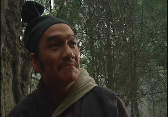 低级|卢俊义朱武一个低级决策失误,导致六大头领和近三千士兵丧生