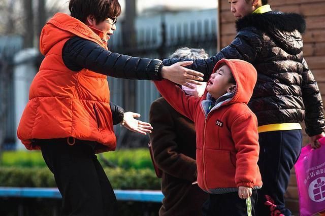 宝妈|一位日本男孩的早晨,让很多国内父母扎心,别让你的爱“有毒”