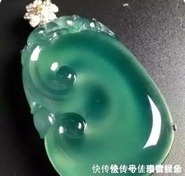 翡翠界$要想翡翠看起来高级,究竟是雕琢好还是不雕琢好呢?