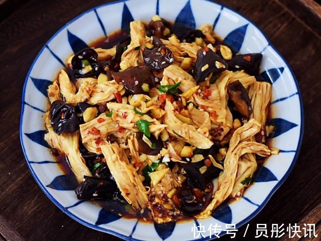 老年人|年龄越大,膝盖老化越严重,中医上的一个热敷法让膝盖多用10年