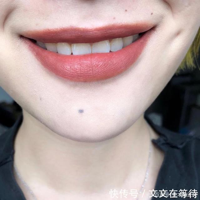 讲道理，“板栗奶茶”才是今年最火的口红，比小辣椒还适合黄皮涂