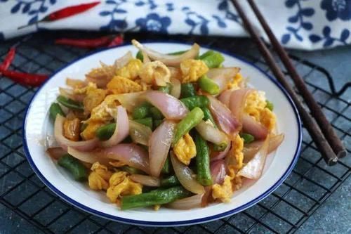 自从学会这道素菜,我家连吃6天,5分钟上桌,上桌全家不够分