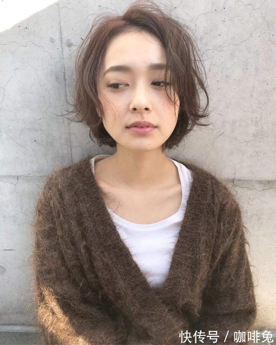 小子头|美女嫌太热,长发剪短发,清凉帅气很满意