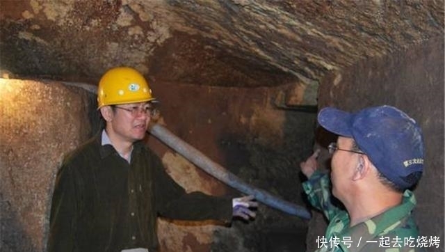 悬崖上发现多座楚王墓,崖顶上又发现多间寺庙,专家:两者关系可大了