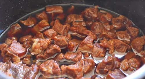 入味|牛肉为啥咬不动？只因你少加了一味料，学会这做法，牛肉软嫩入味