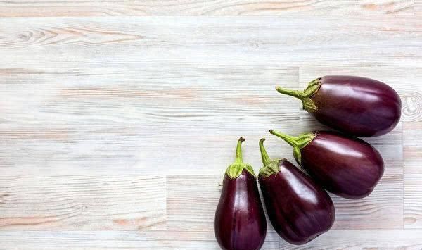 苋菜|坐月子不能吃香菜吗？月子里吃蔬菜，5吃5不吃，有营养才健康