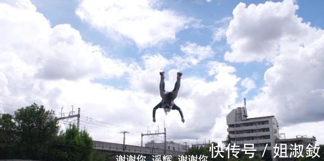 泽塔|泽塔奥特曼摔下来的那一幕,为何能引发剧内和剧外观众的共鸣