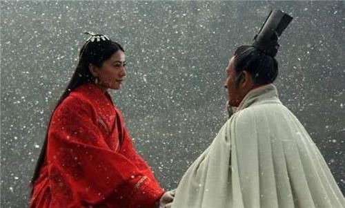 三国下场最悲惨的3个美人,一个被做成肉羹,一个悲愤跳井自尽