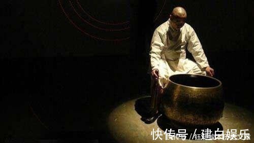 下棋!你知道“观棋不语真君子”的下半句吗它才是经典,道破做人真理