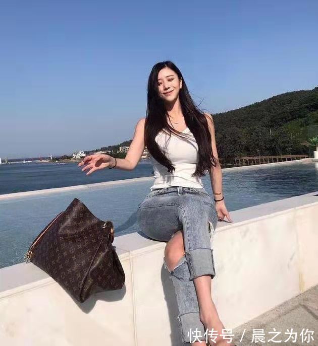 好身材|真人版娜美身材让人羡慕，健身让她魅力四射，你也可以做到