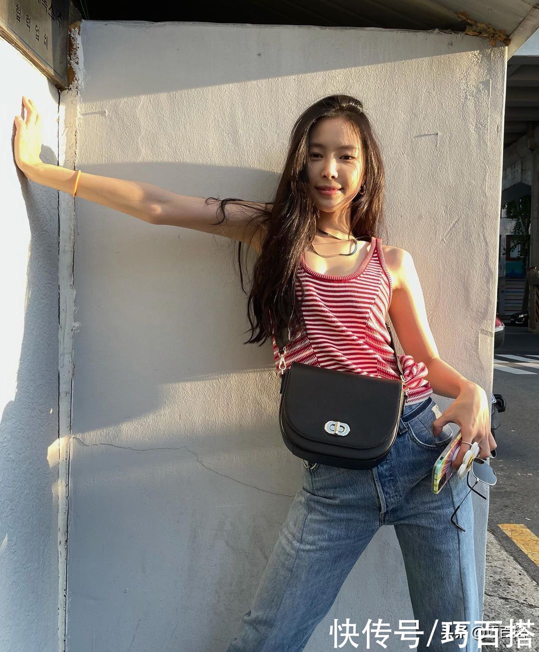 穿搭|穿搭时不时髦看细节！根据脸型选择衣领，魅力提升好多倍