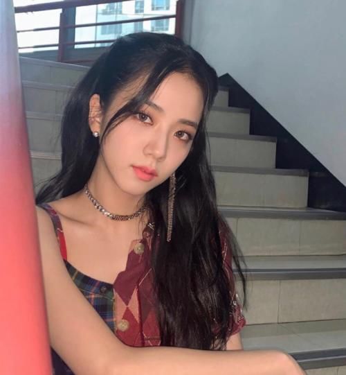 yg旗下的神颜女艺人:老的53岁,最小的只有12岁