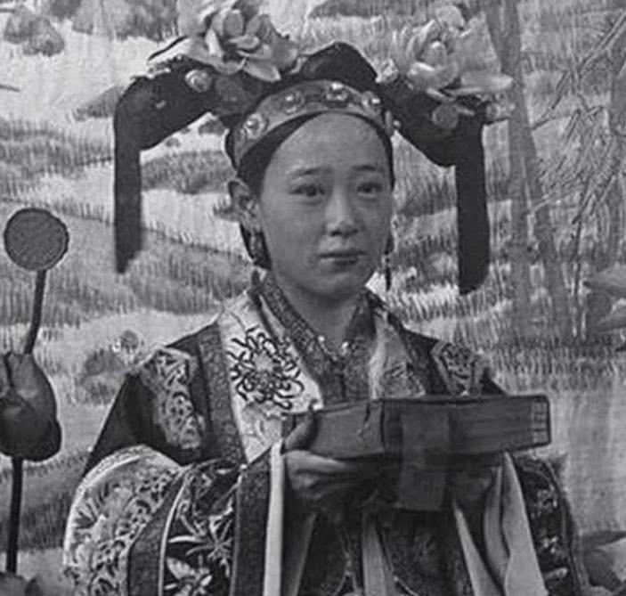 美貌|她是晚清第一美人，黑白照都难以掩盖美貌，却被慈禧耽误一生