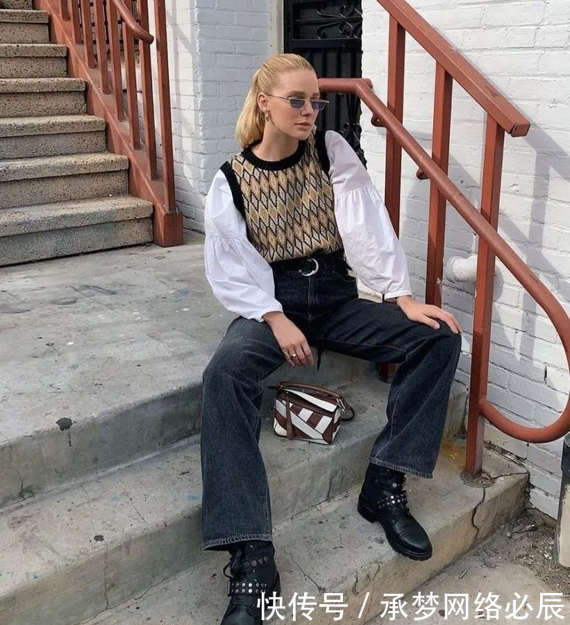 “毛衣＋衬衫”叠穿，冬日绝美搭配，这样穿真的美翻了！