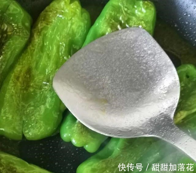 虎皮青椒鲜辣美味,太下饭了