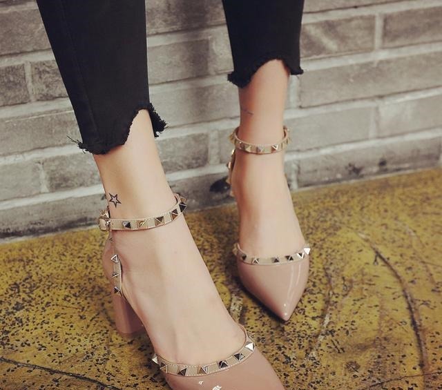 凉鞋 女人出场少不了一双高跟鞋撑场面,小个子选第6款,约会穿不累脚