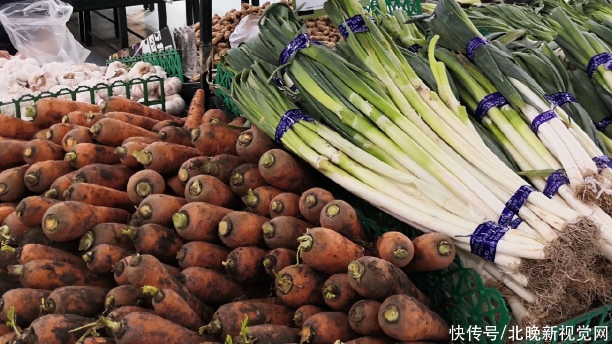 北京超市蔬菜打折依旧，生鲜平台价格没变，市民“菜篮子”量足价稳