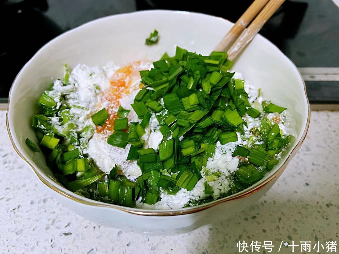 比油条包子好吃的早餐饼,5分钟出锅,我家一周吃3次,太香了!