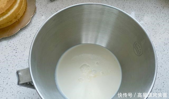 手把手教你高颜值,新年草莓裸蛋糕,无需抹面做法简单又省事