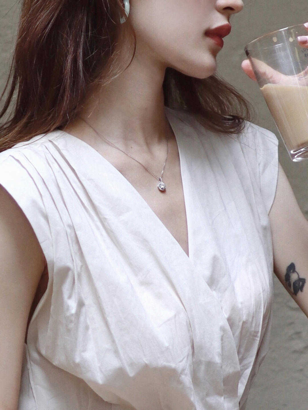 线条|腿粗腰粗怎么穿才显瘦?这几个小技巧值得看看,学到就是赚到