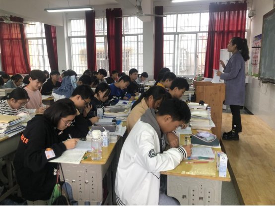 高中学校|以督促教 送培到校 扎实推进心理健康教育工作