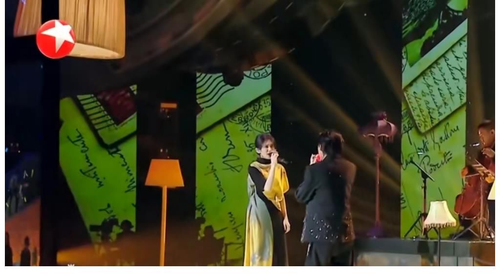 “周依上班”成打醬油的，有可能坐“冷板凳”，薛之謙穩(wěn)獲入場券