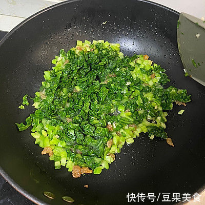 几块钱做一道猪油渣炒青菜,竟比外卖还好吃