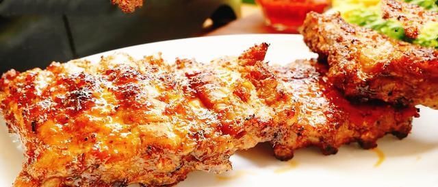 排骨新做法,腌好后放塑料袋里摇一摇,鲜香入味,比炖排骨香