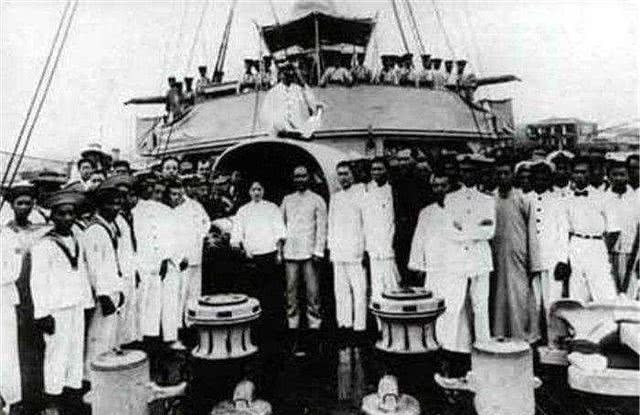 孙中山|他炮轰总统府,在日军给的8万支票上画叉,55岁用母亲的棺木下葬