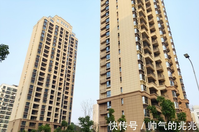 小区|均价近1万7!实探主城高颜值小区,业主笑称早买的都赚了