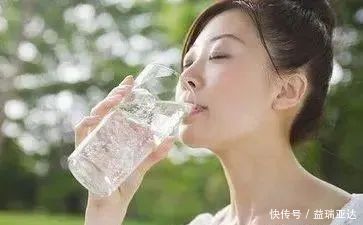 27岁女子，查出肠癌，无奈放弃治疗，提醒：1种食物不能天天吃