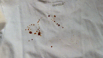 衣服|倒咖啡倒酱油测试白T恤,真的不会脏