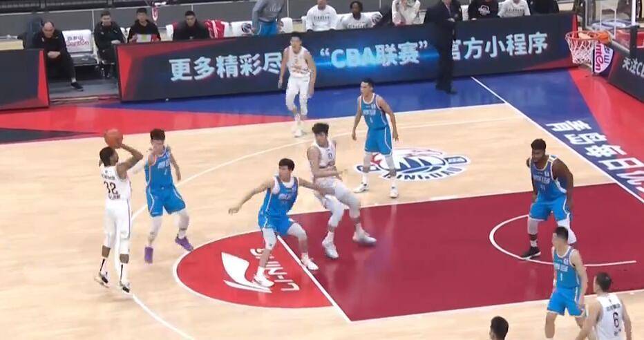 张骋宇|哈斯11分7板!季后赛边缘球队之战青岛轻取北控 张骋宇20+5