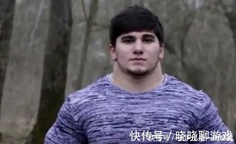 脖子|男子以健身为乐,脖子越练越粗,众人不能理解,不料他成了名人