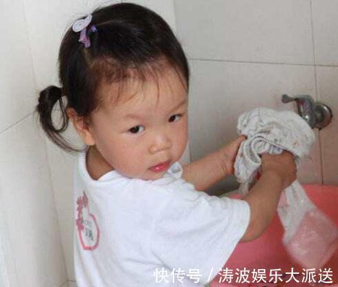 孩子|宝宝小时候有以下3个特征，预示他将来很聪明，爸妈使劲乐吧！